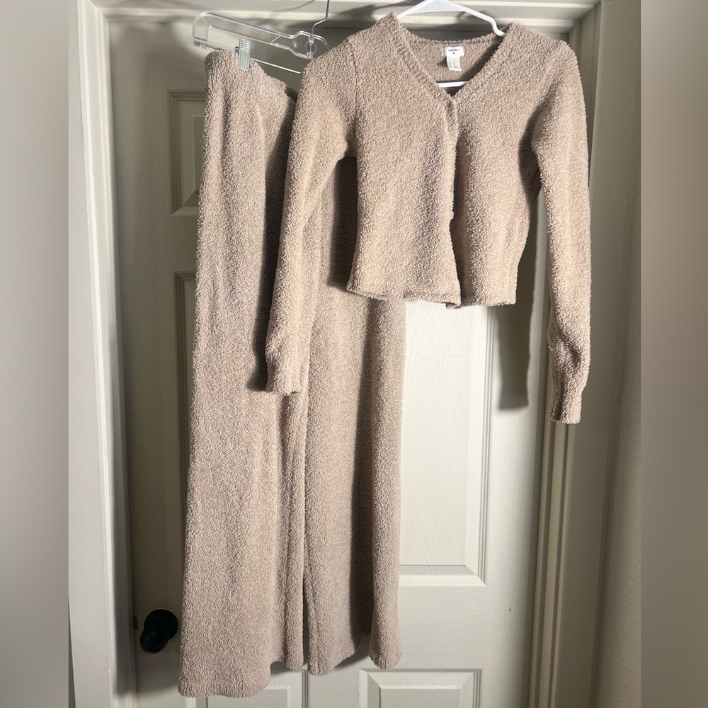 Forever 21 Taupe Knit Cardigan and Pants Set lounge set cozy - has mark on leg